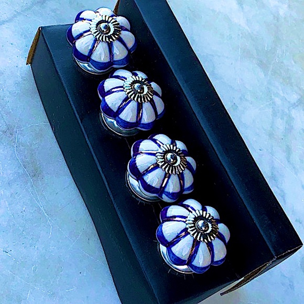 INSTANT FURNITURE UPDATE KNOBS PULLS NAVY WHITE GOLD SET OF 4 PORCELAIN NEW